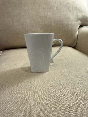 Corelle Coordinated Boutique Cherish White Embossed Porcelain Square Base Mug